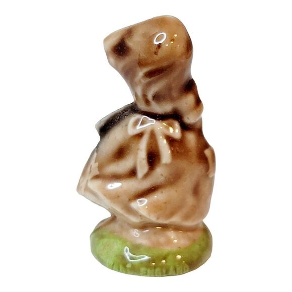 Wade Whimsies Nursery Rhyme "Little Bo-Peep" Figurine Red Rose Tea '71-79 - Picture 3 of 4